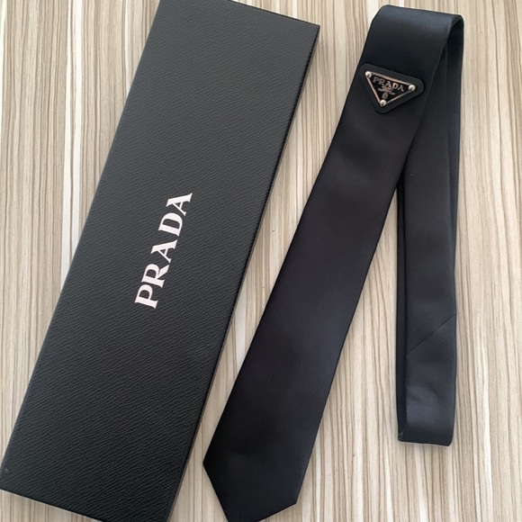 Prada Black Tie - Picture 1 of 4